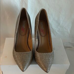 XOXO Women's Glittering Silver Heels